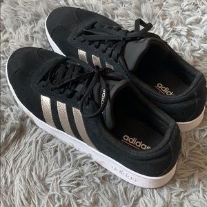 Adidas womens size 8 1/2.